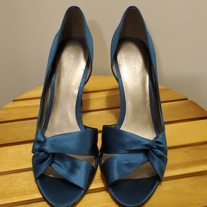 Nine West Blue teal twisted satin heels